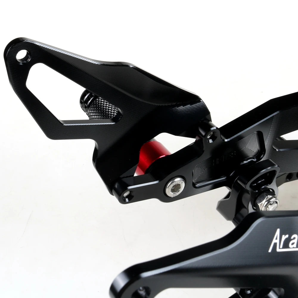 Pedane Racing Regolabili per Ducati Panigale V4/V4S/V4R (2018-2023)